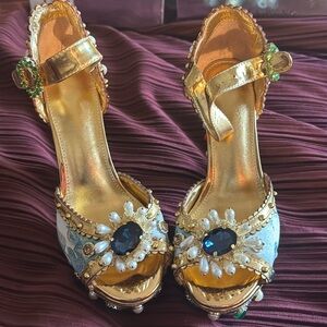 Boutique shoes ordered for wedding never worn.